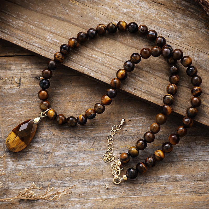 Elegant And Sophisticated Natural Stone Necklace For Women