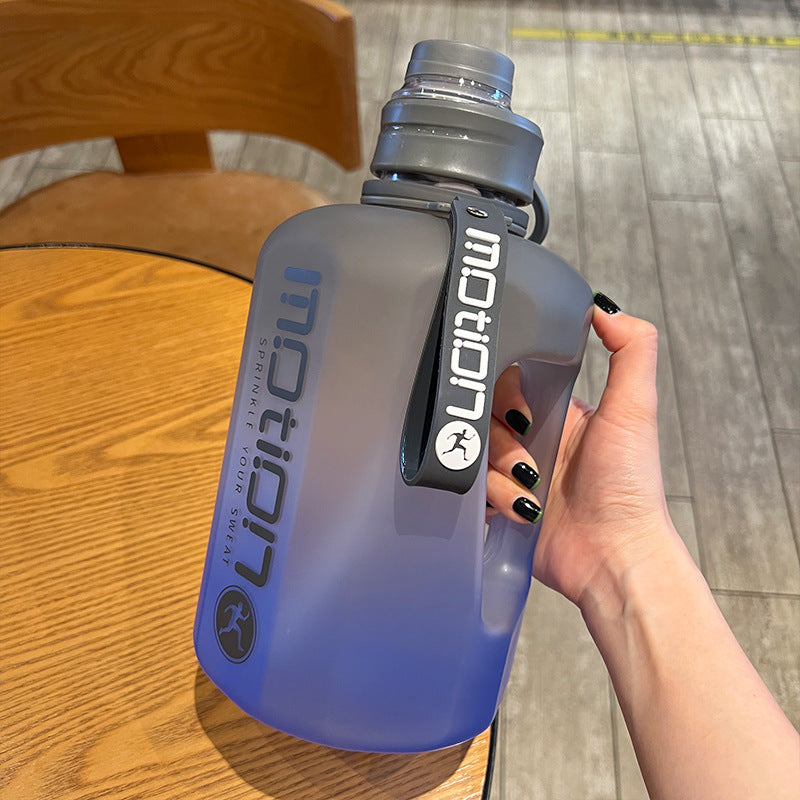 2000ml Large Water Cup Plastic Female Scale
