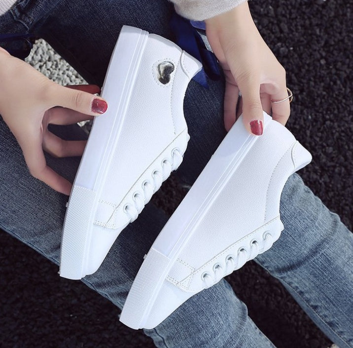 New Woman PU Leather Shoes Ladies Breathable Cute Heart Flats Casual Shoes White Sneakers
