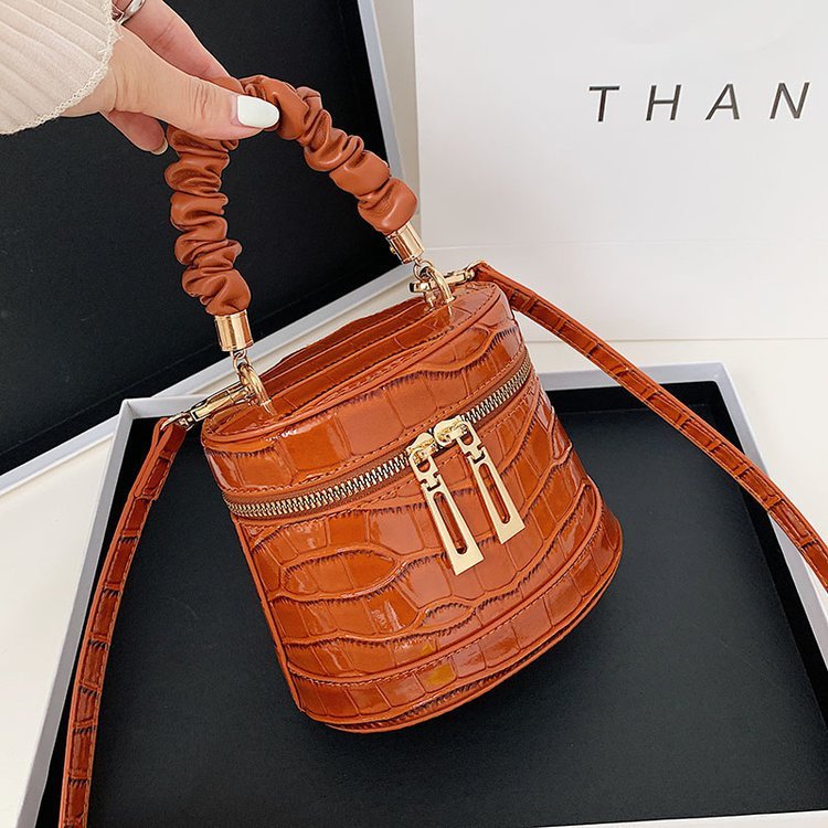 Summer Texture Stone Bucket Bag