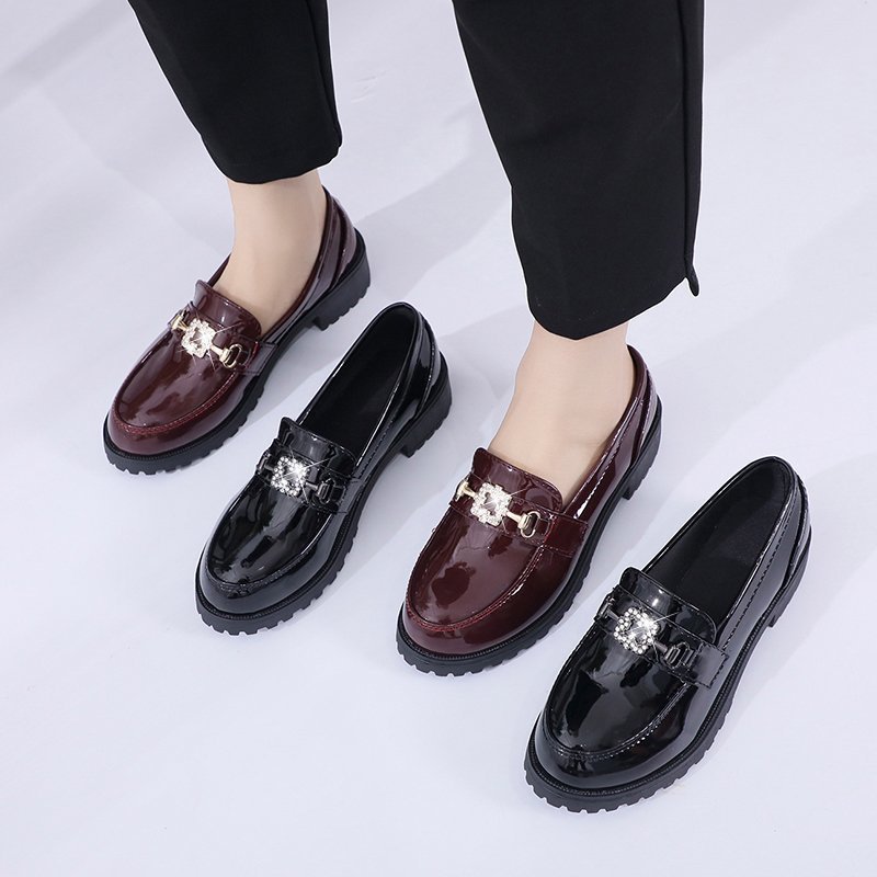 British Women's style small leather shoes