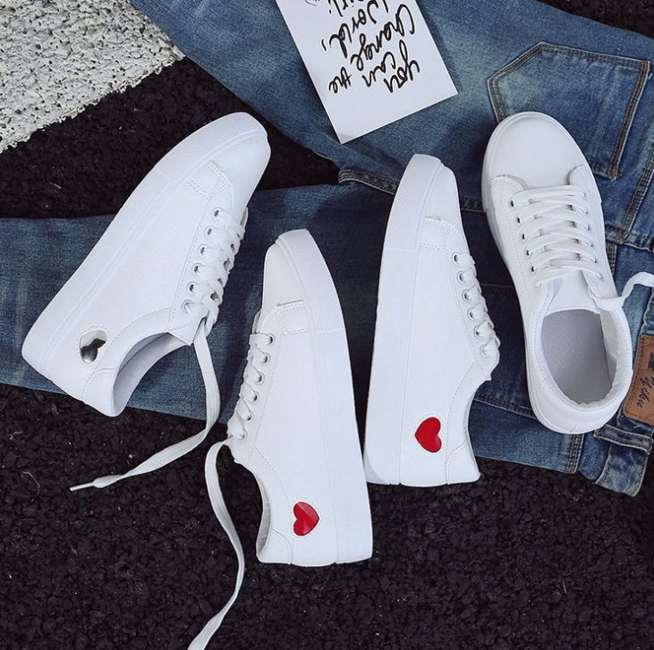 New Woman PU Leather Shoes Ladies Breathable Cute Heart Flats Casual Shoes White Sneakers