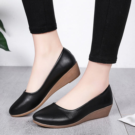 Autumn Korean style shallow mouth small slope heel peas shoes