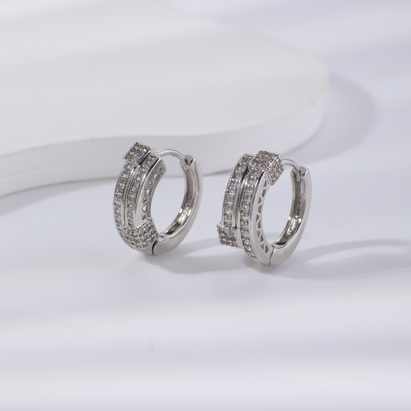 Autumn European And American Hip-Hop New Round Geometric Zircon Pendant Ear Clips